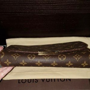 LOUIS VUITTON Favorite PM Damier Ebene Crossbody Bag.
